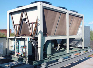 湖南**電鍍處理廠:采用一體式風冷螺桿冷水機組